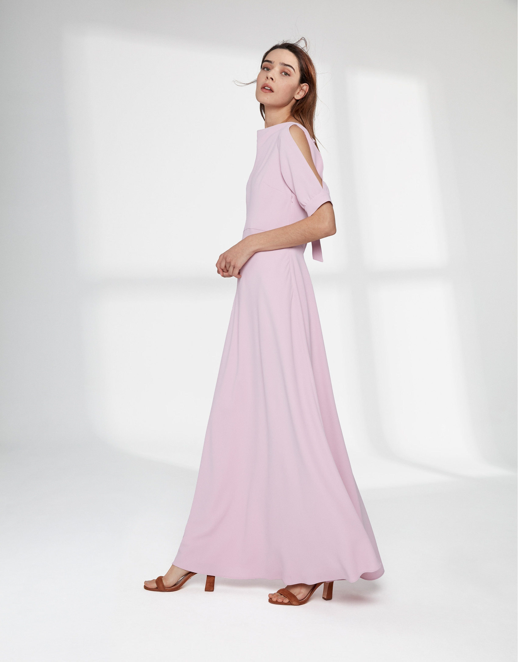 Vestido largo rosa cuarzo escote drapeado