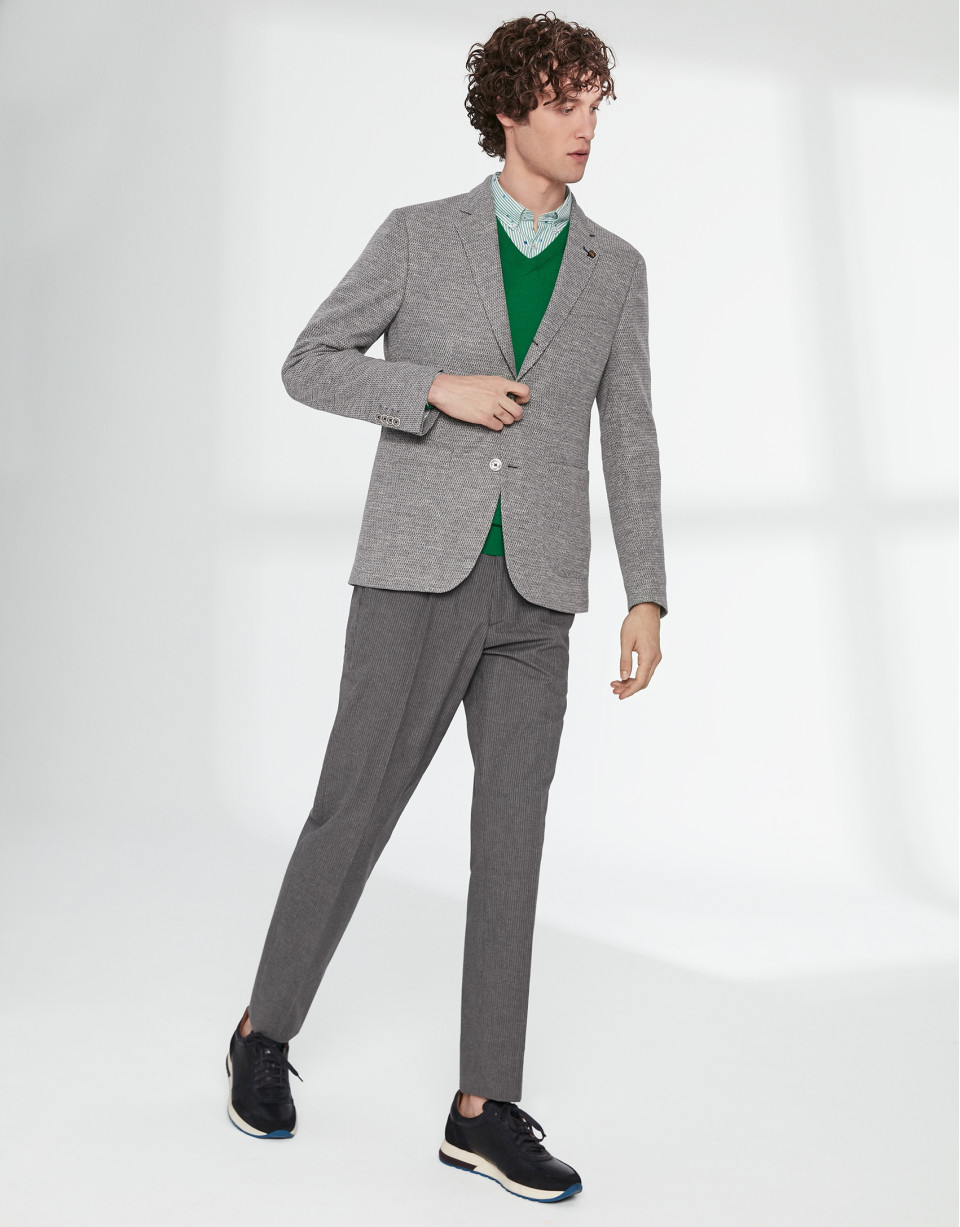 Pantalón cordones gris con raya