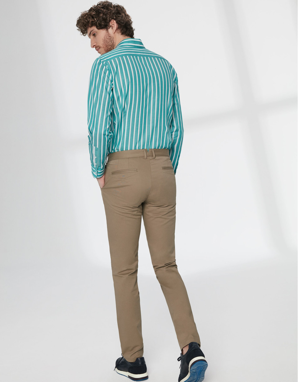 Pantalón chino básico algodón visón