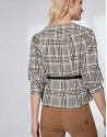 Blusa escote barco de cuadros con cinturón