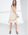 Vestido midi capa asimétrica arena