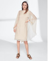 Vestido midi capa asimétrica arena