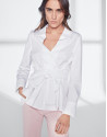Camisa blanca lazada cintura