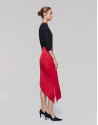 Falda asimétrica fluida roja