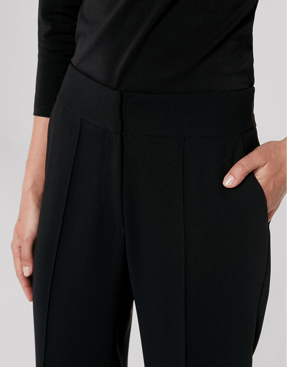 Black straight pants with rib in front