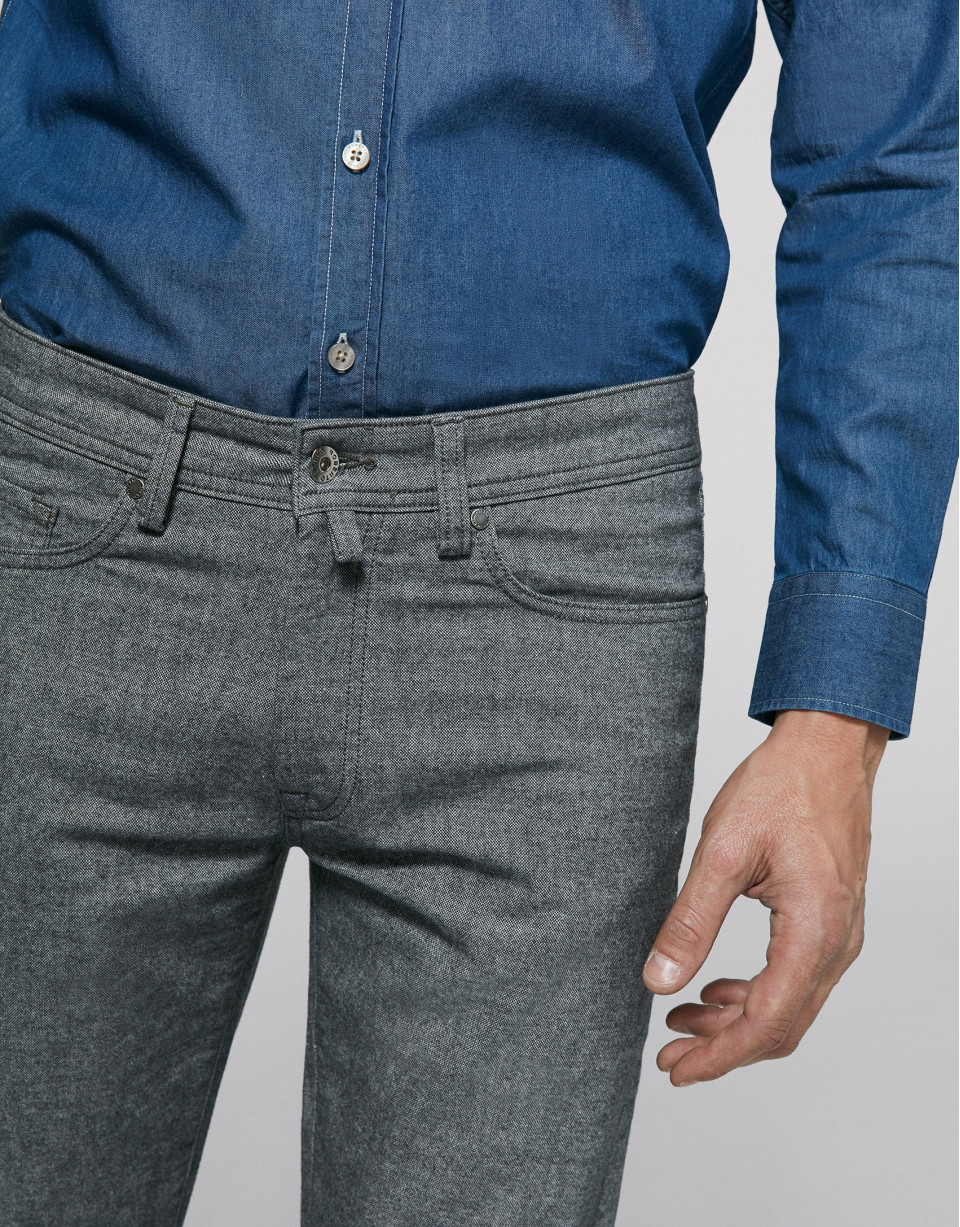 Gray pants with five pockets