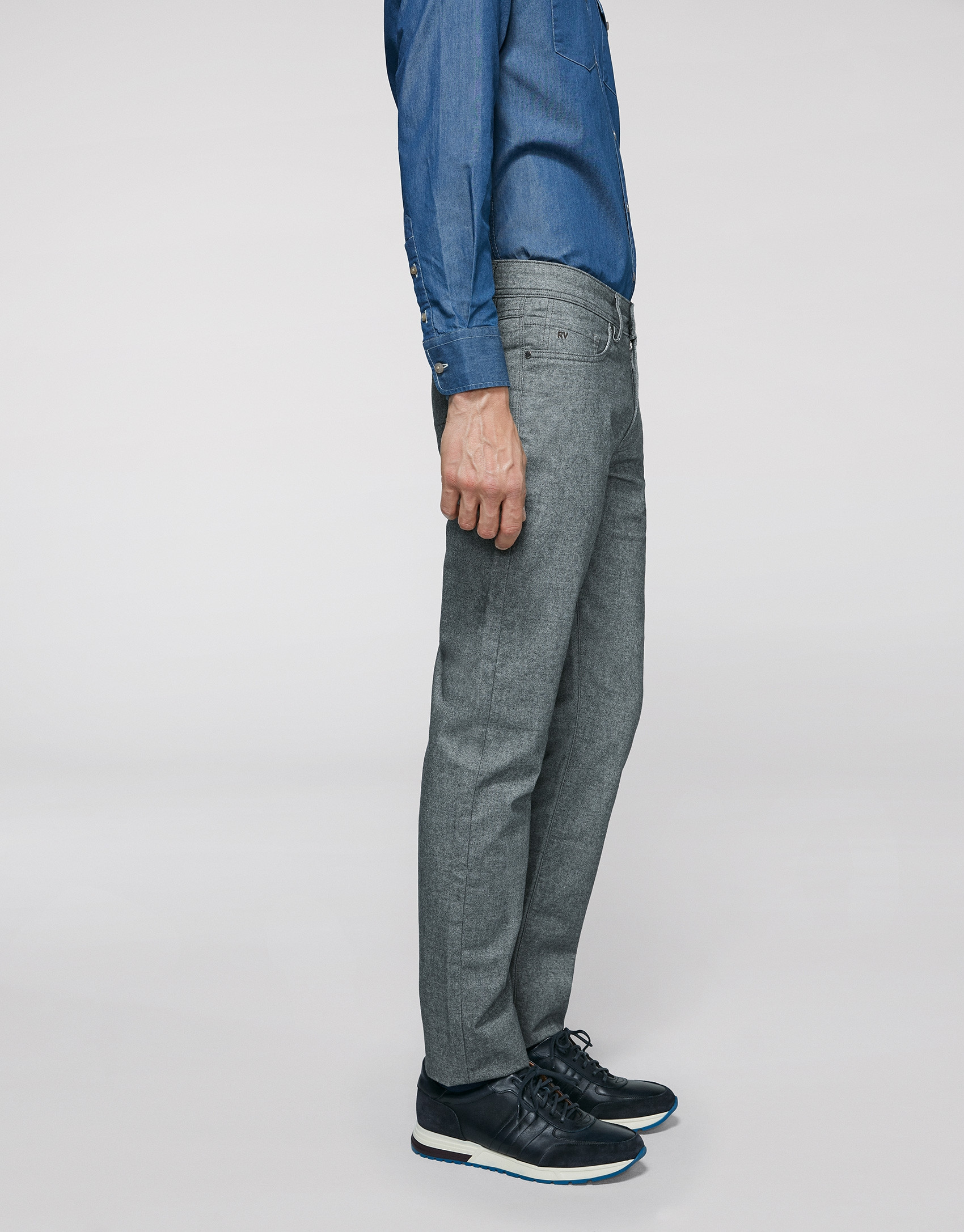 Gray pants with five pockets