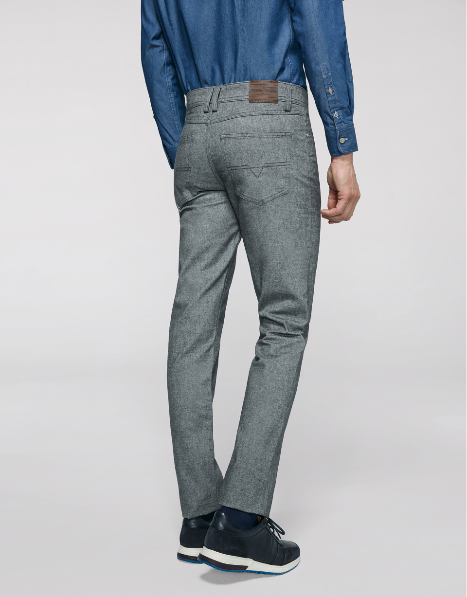 Gray pants with five pockets