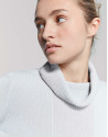 Jersey cuello vuelto flojo gris plata