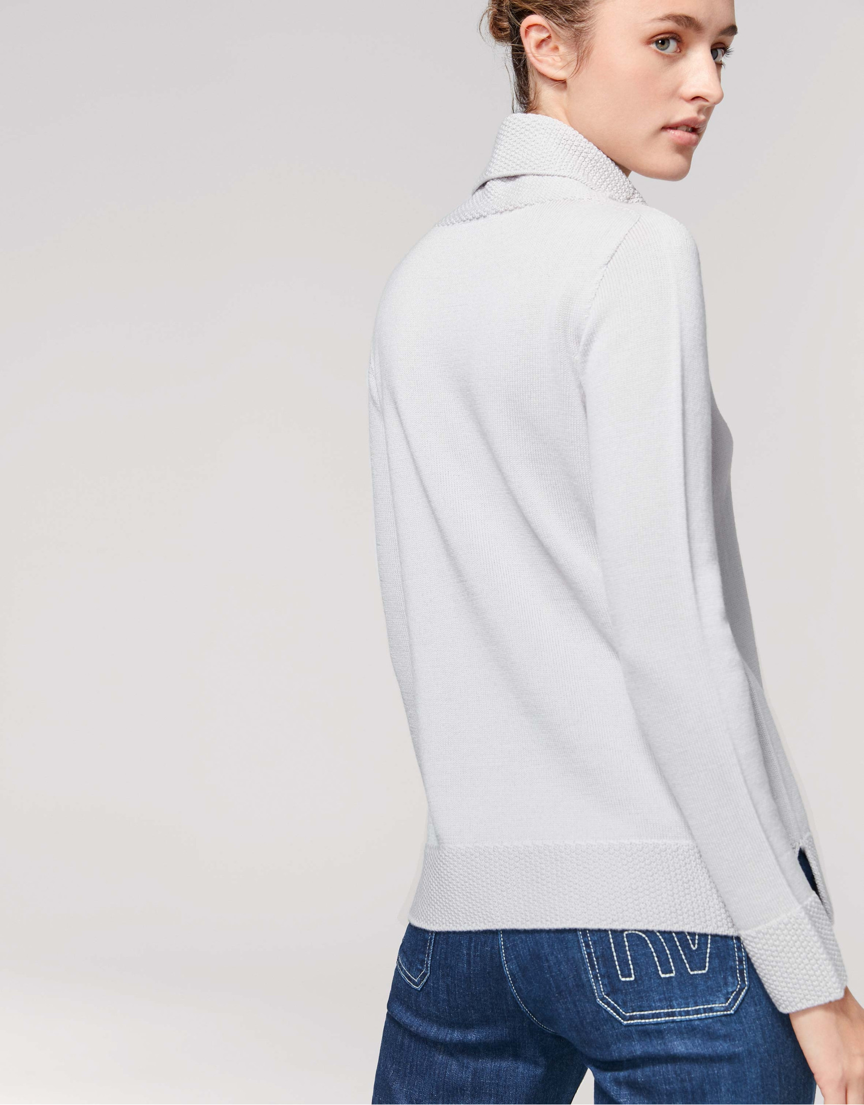 Jersey cuello vuelto flojo gris plata