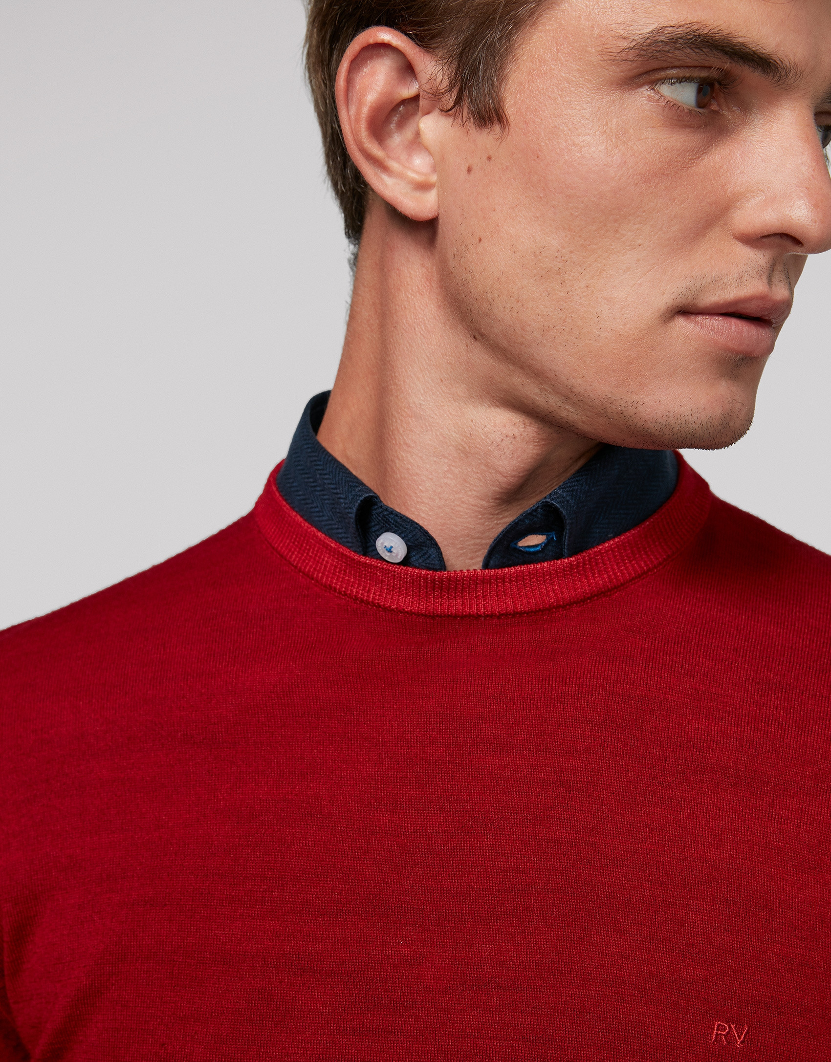 Red dyed sweater with square collar