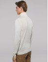 Jersey cuello cisne color crudo