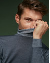 Jersey cuello cisne gris
