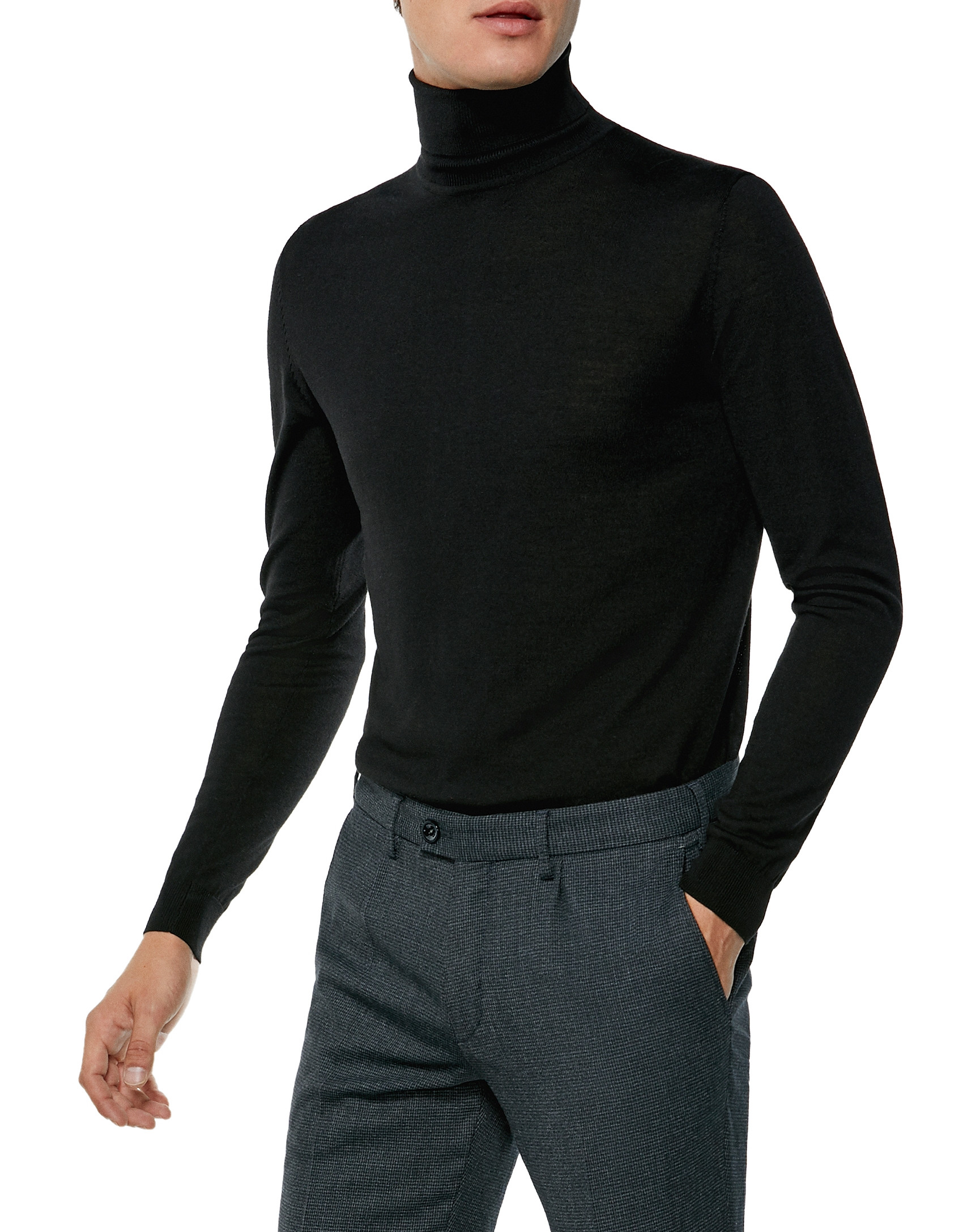 Jersey cuello cisne color negro