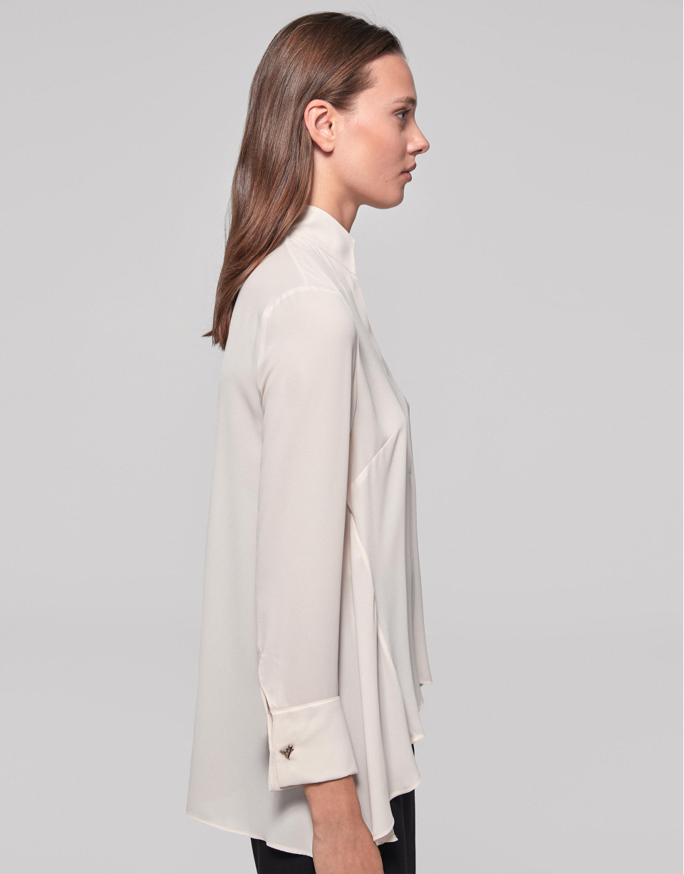 Camisa marfil cuello mao con abertura