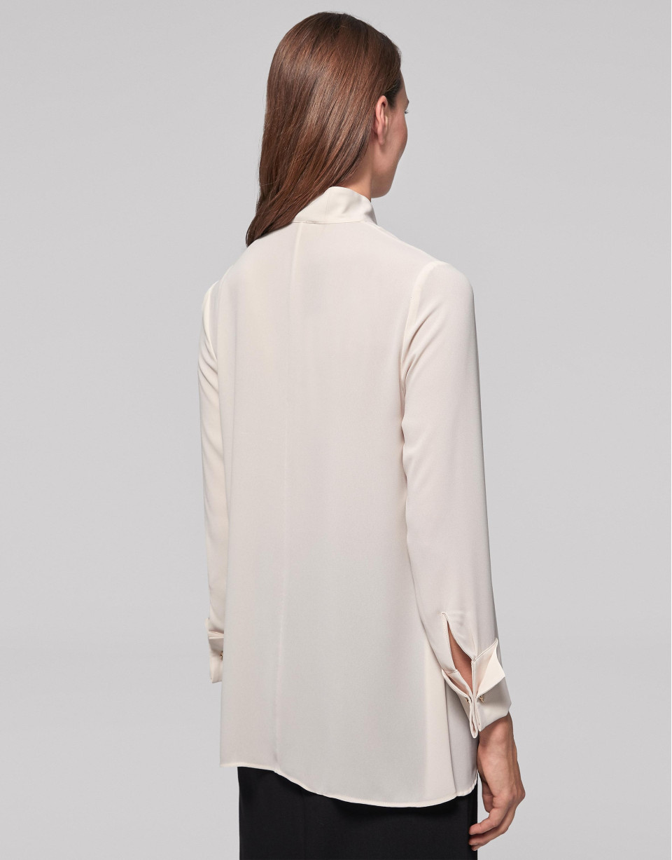 Camisa marfil cuello mao con abertura
