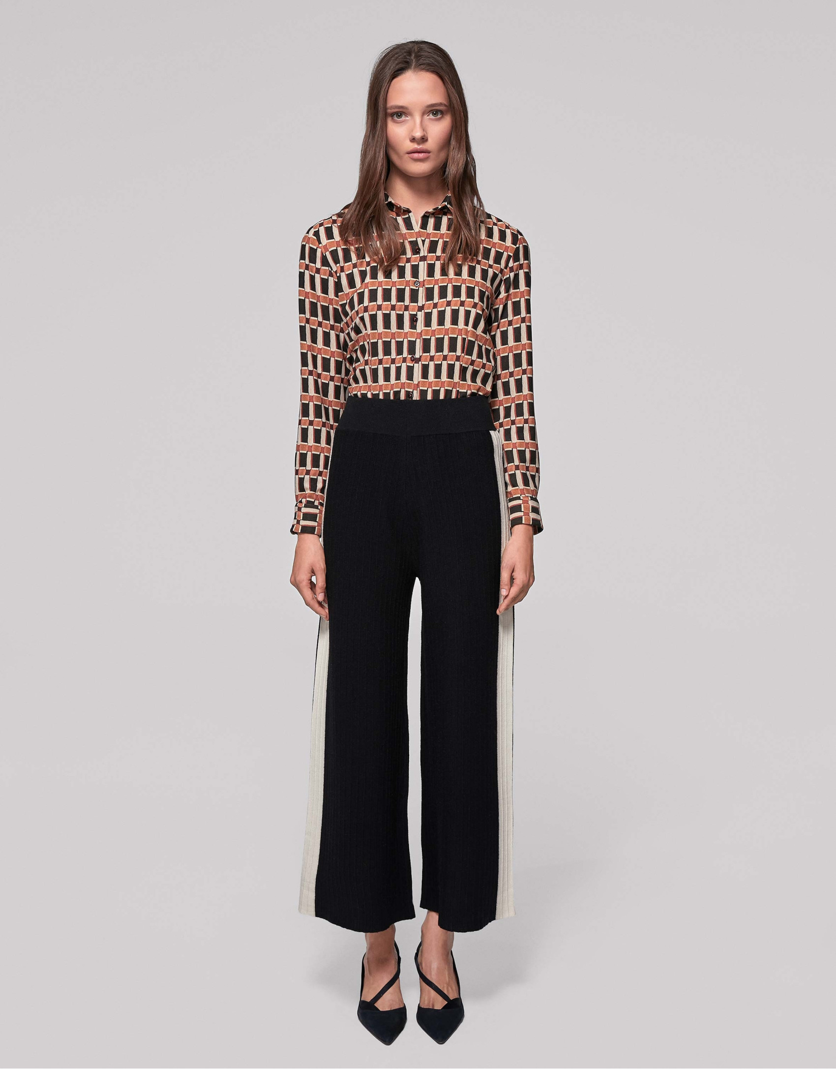 Pantalón palazzo punto negro