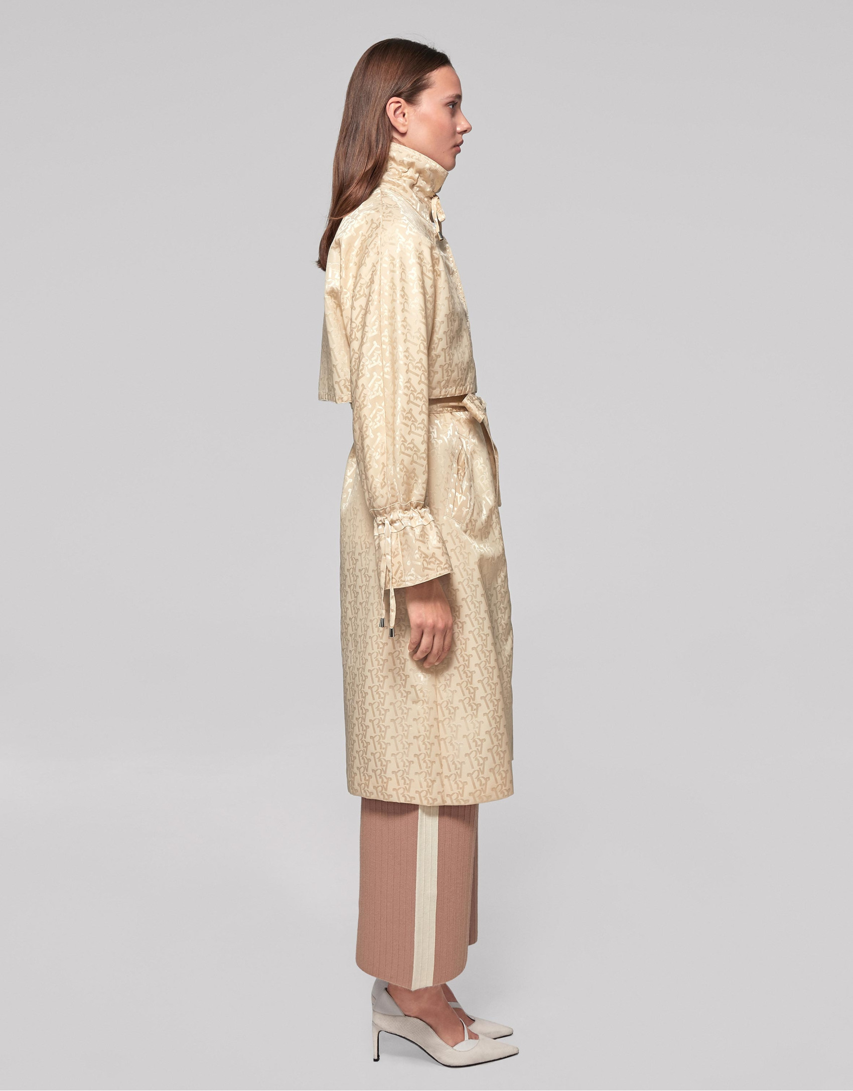 Gabardina larga ivory