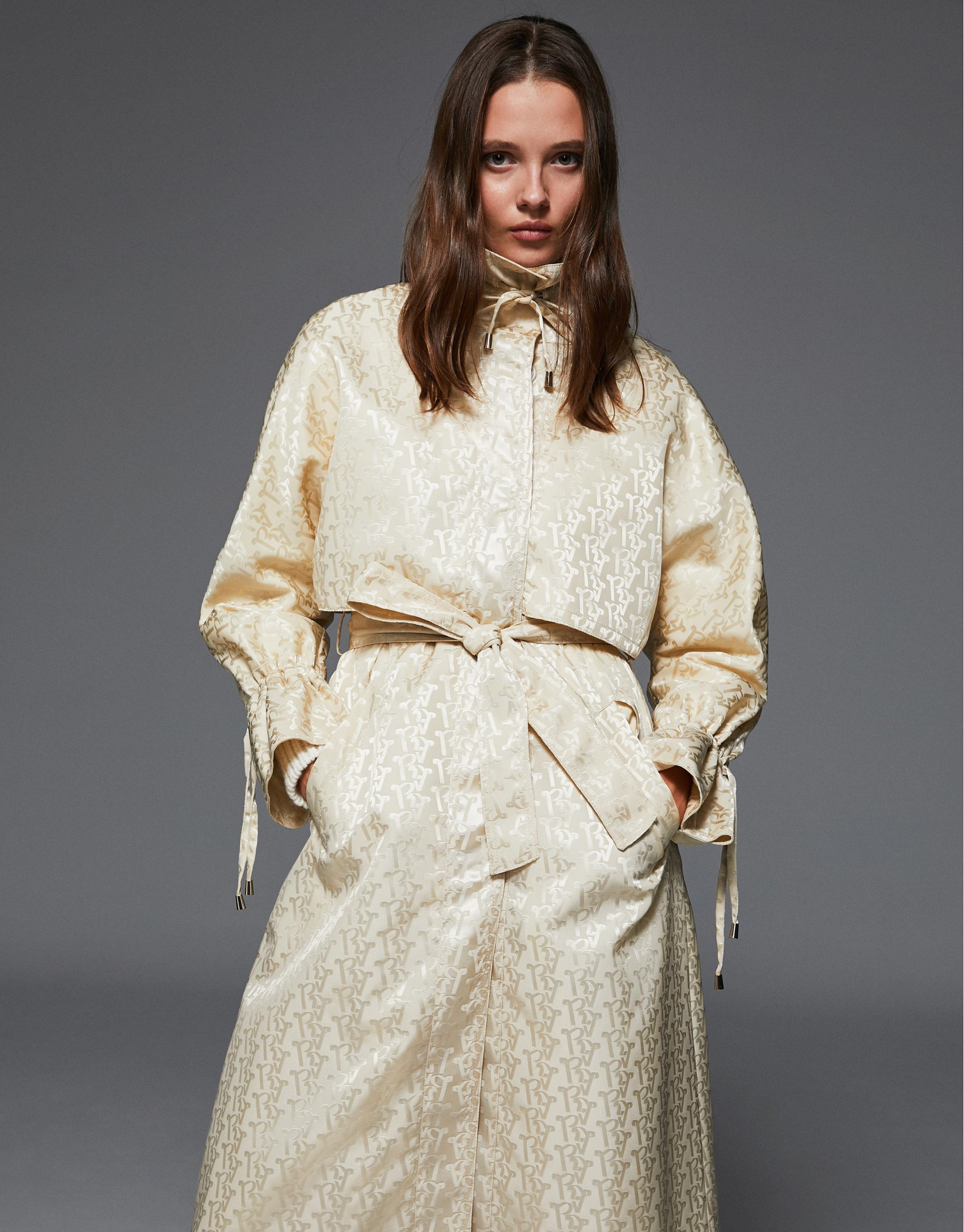 Gabardina larga ivory