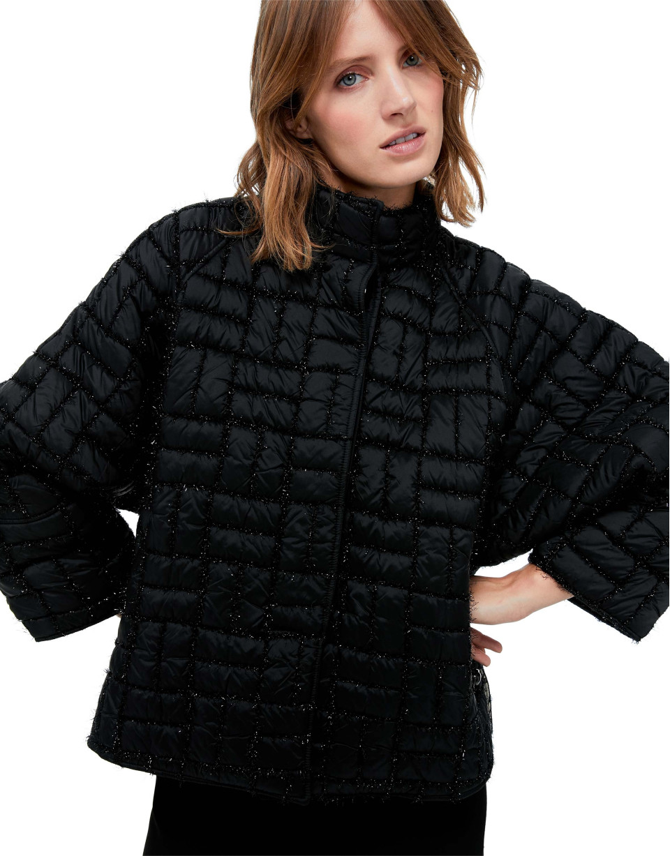 Chaqueta corta acolchada negra
