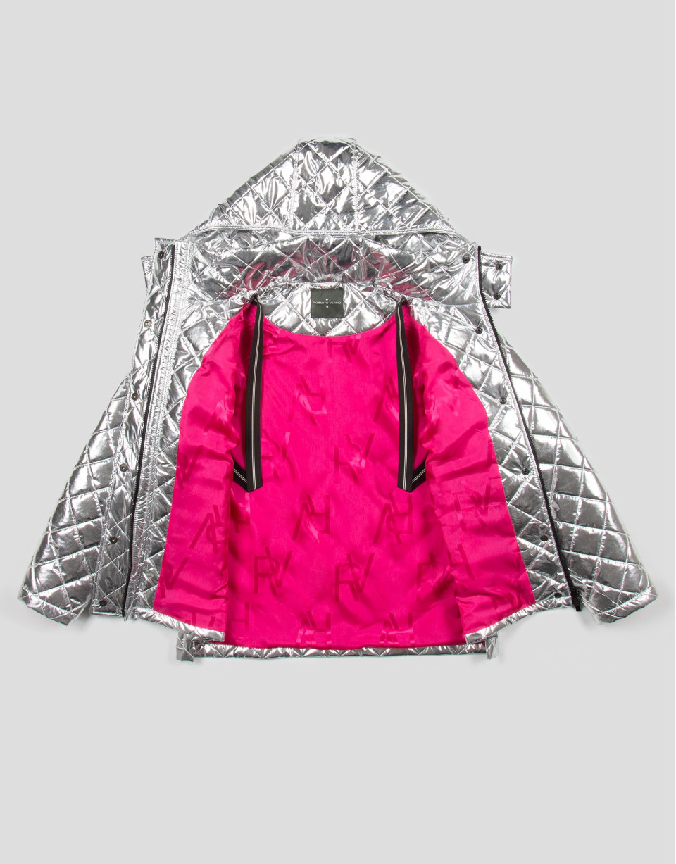 Short metalized gray windbreaker