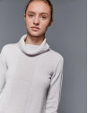 Jersey lana merino cuello vuelto flojo gris plata