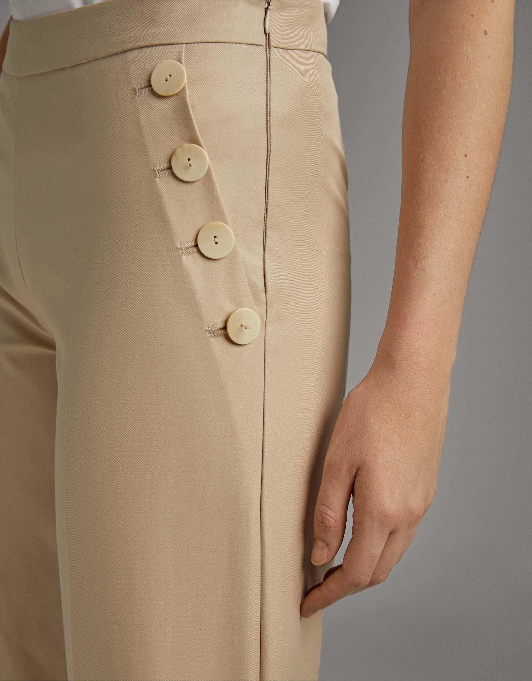 Pantalón pierna ancha y cintura alta vainilla