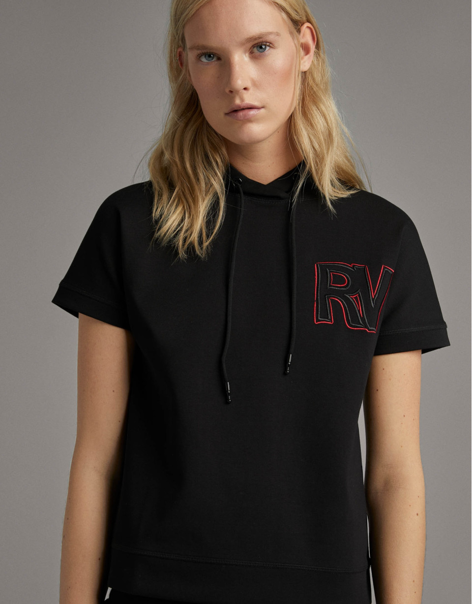 Sudadera manga corta murciélago negra con bordado de logo RV
