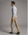 Pantalón chino cámel claro
