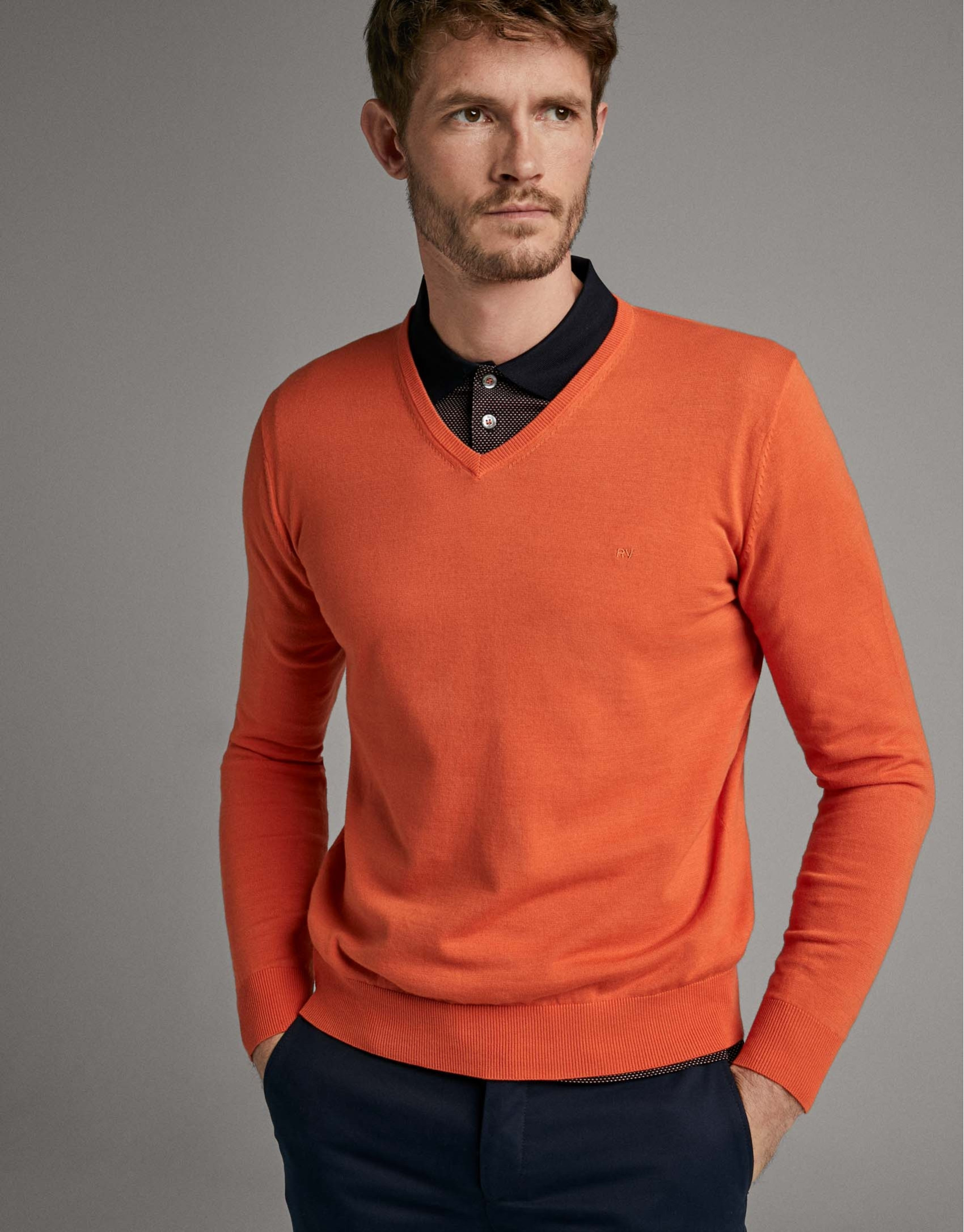 Jersey cuello pico naranja - Hombre - PV2020 | Roberto Verino