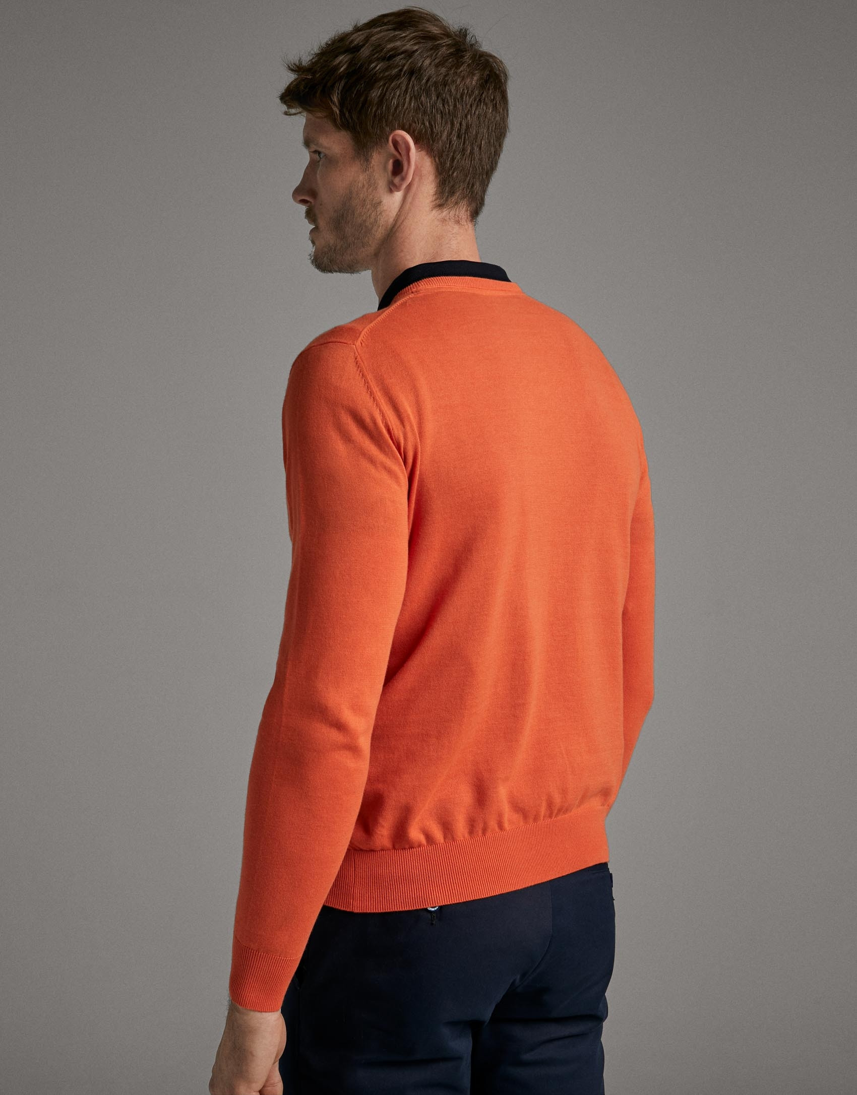 Jersey cuello pico naranja - Hombre - PV2020 | Roberto Verino