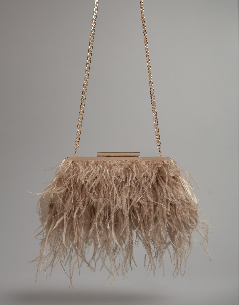 Light beige Manuk clutch bag with ostrich feathers