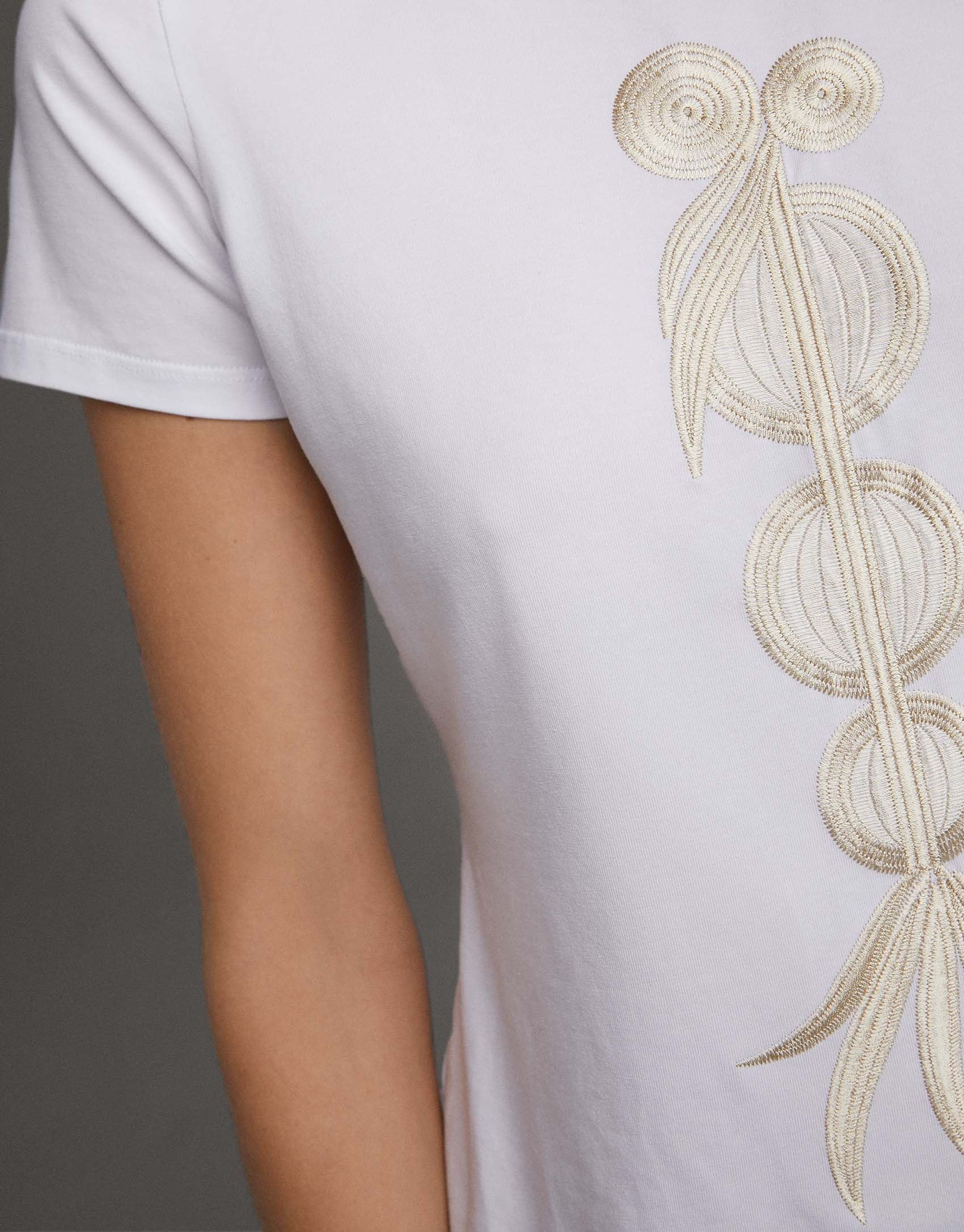 White top with beige ethnic embroidery - Woman | Roberto Verino