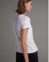 Camiseta blanca con bordado étnico rosa - Mujer | Roberto Verino