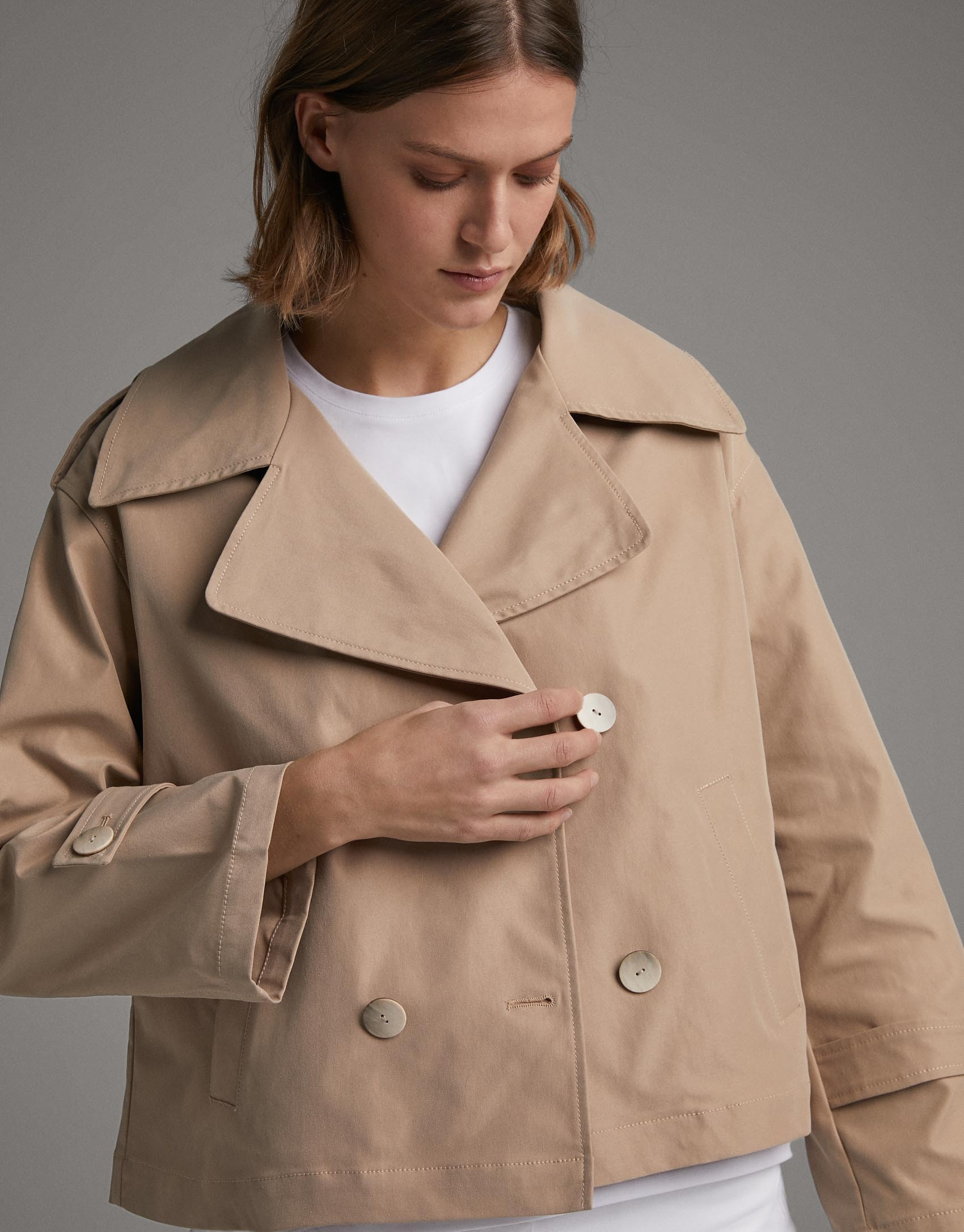 Parka corta doble botonadura beige