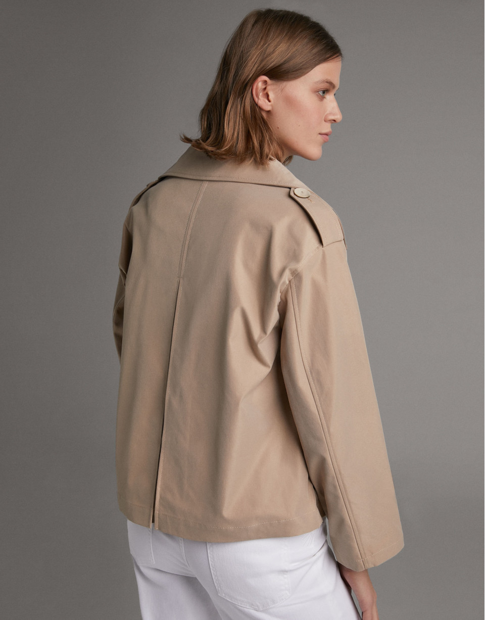 Parka corta doble botonadura beige