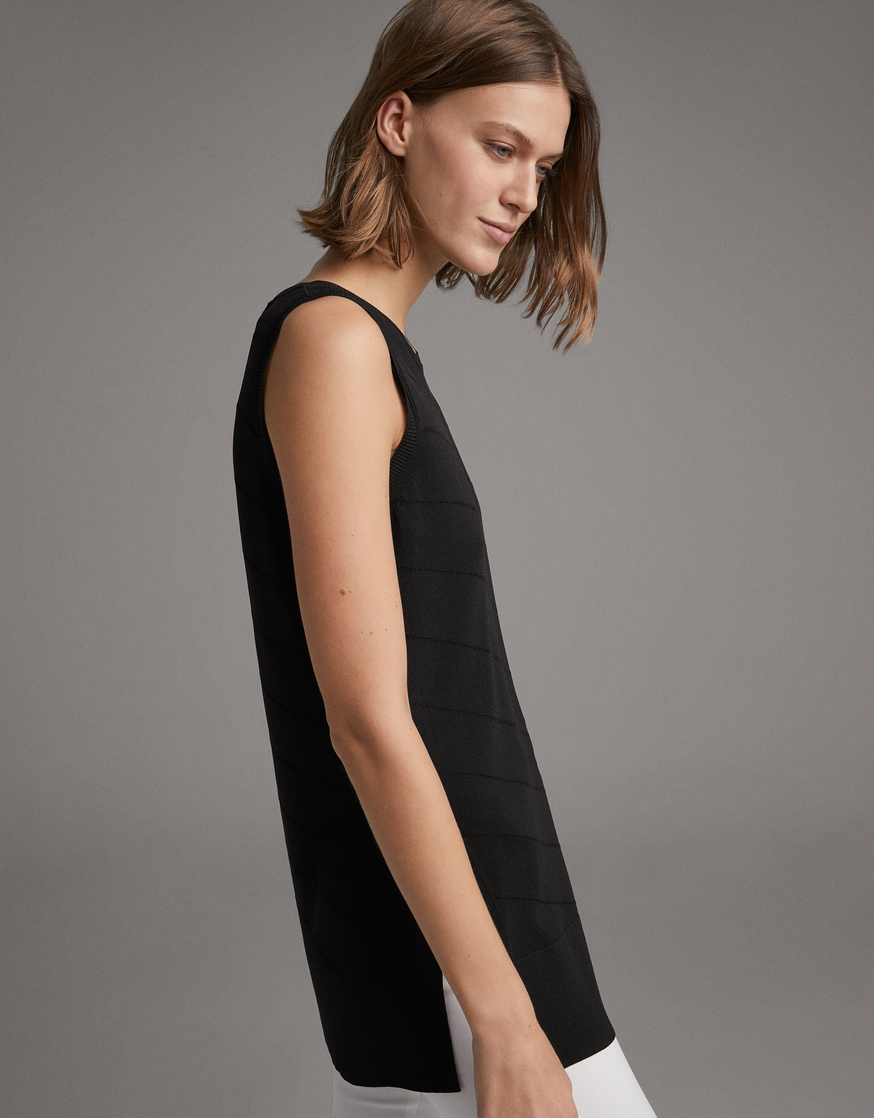 Black sleeveless sweater  - Woman - SS2020 | Roberto Verino