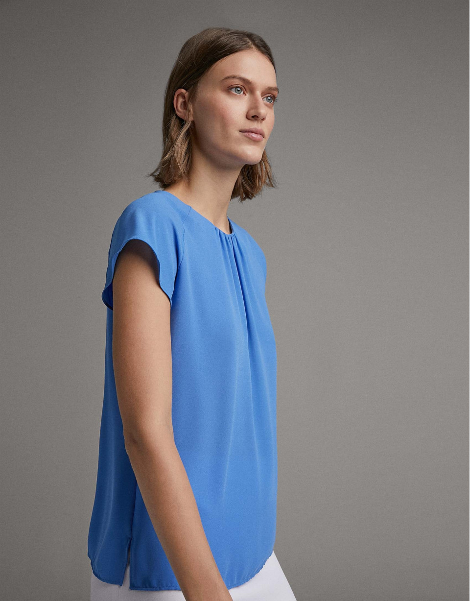 Blue blouse with short raglan sleeves - Woman | Roberto Verino