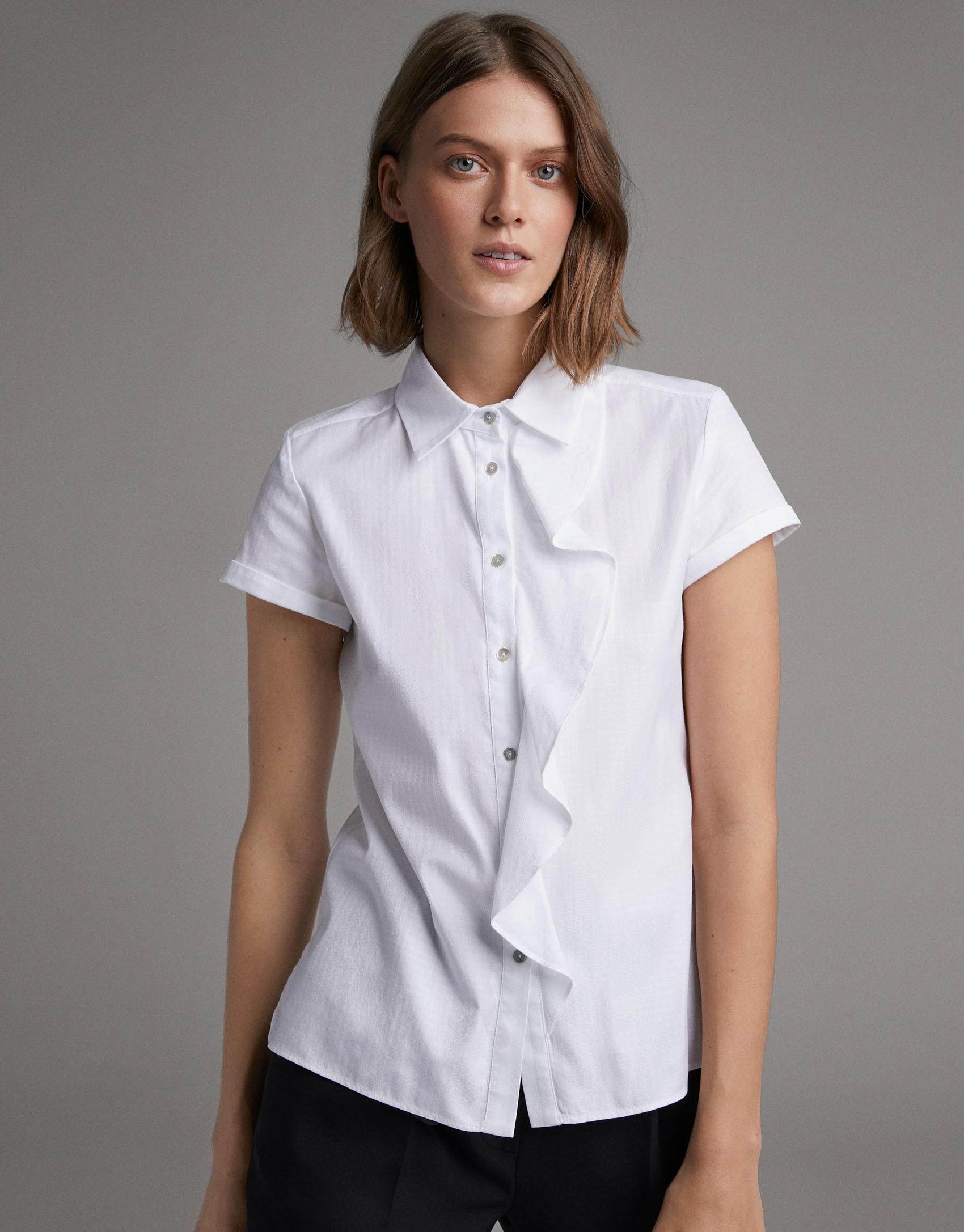 Camisa manga corta blanca con volante - Mujer | Roberto Verino
