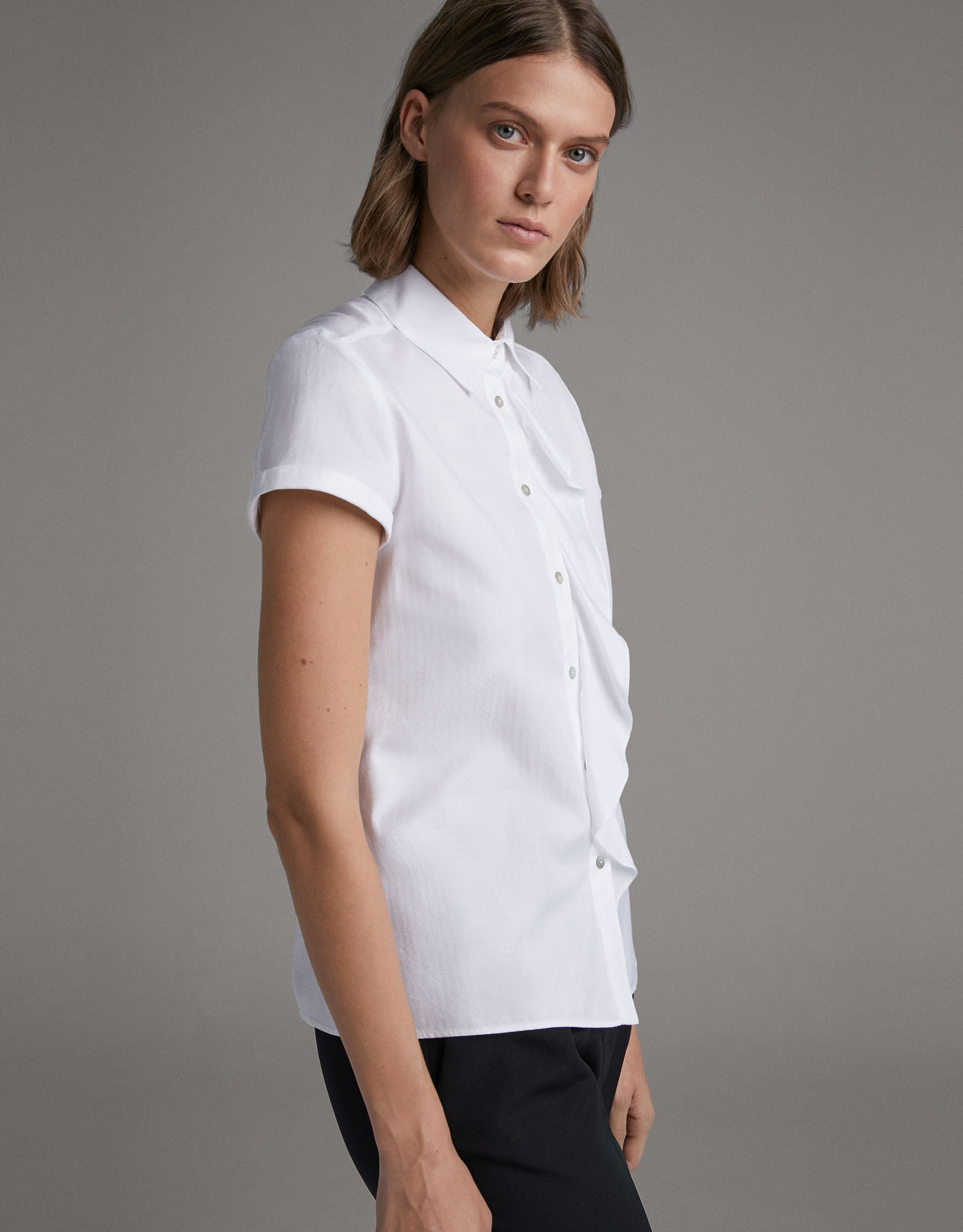 Loose white blouse with short sleeves  - Woman | Roberto Verino