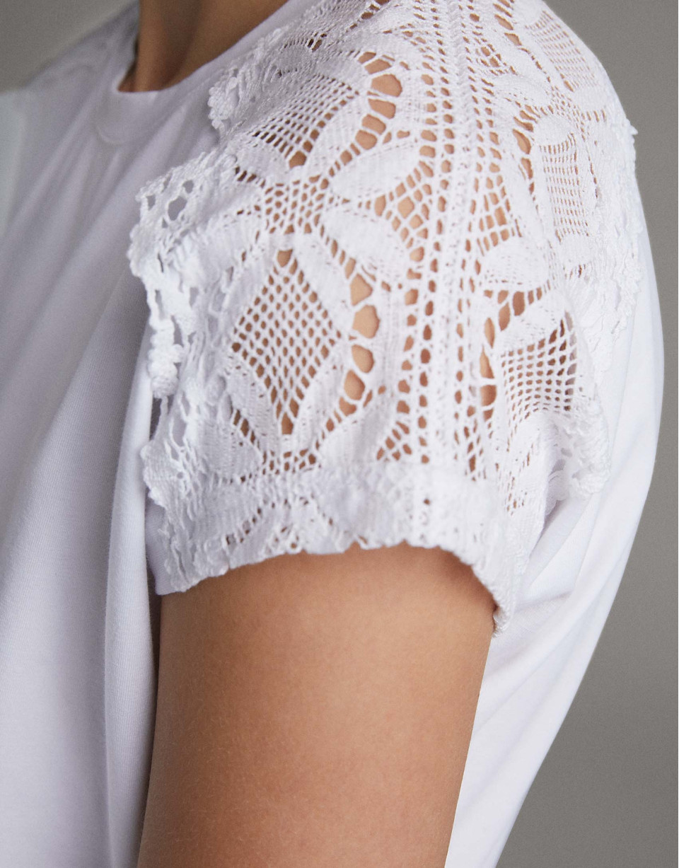 Beige short-sleeve top with chantilly lace | Roberto Verino