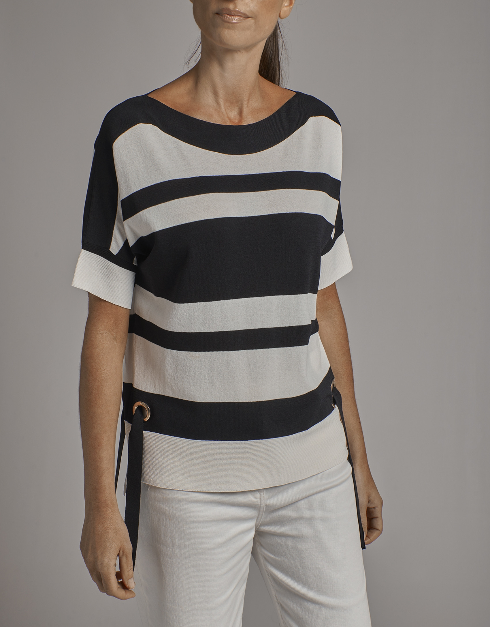 Jersey oversize manga murciélago rayas crudo y negro