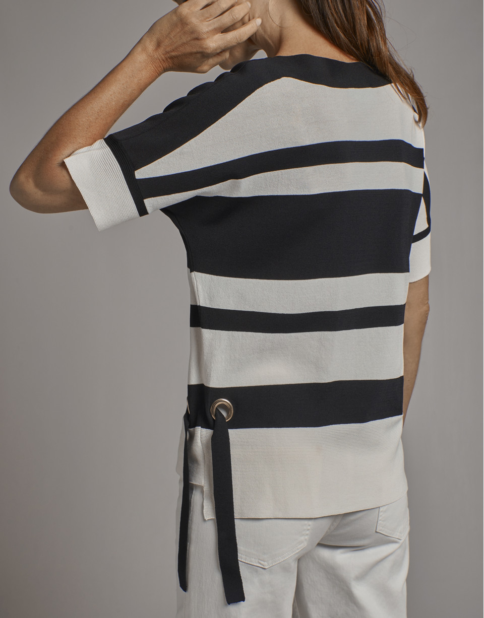 Jersey oversize manga murciélago rayas crudo y negro