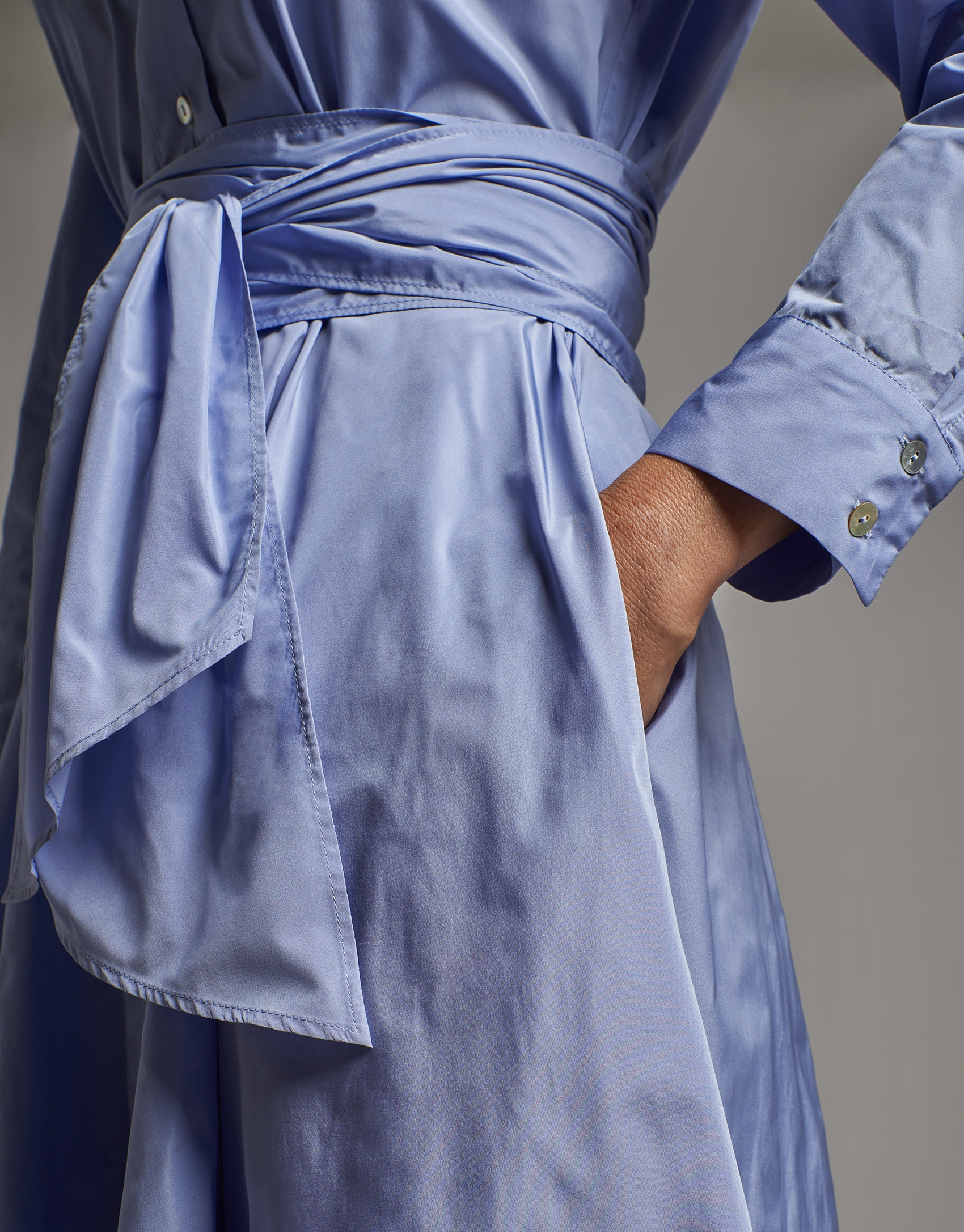 Vestido camisero tafetán azul pastel - Mujer | Roberto Verino