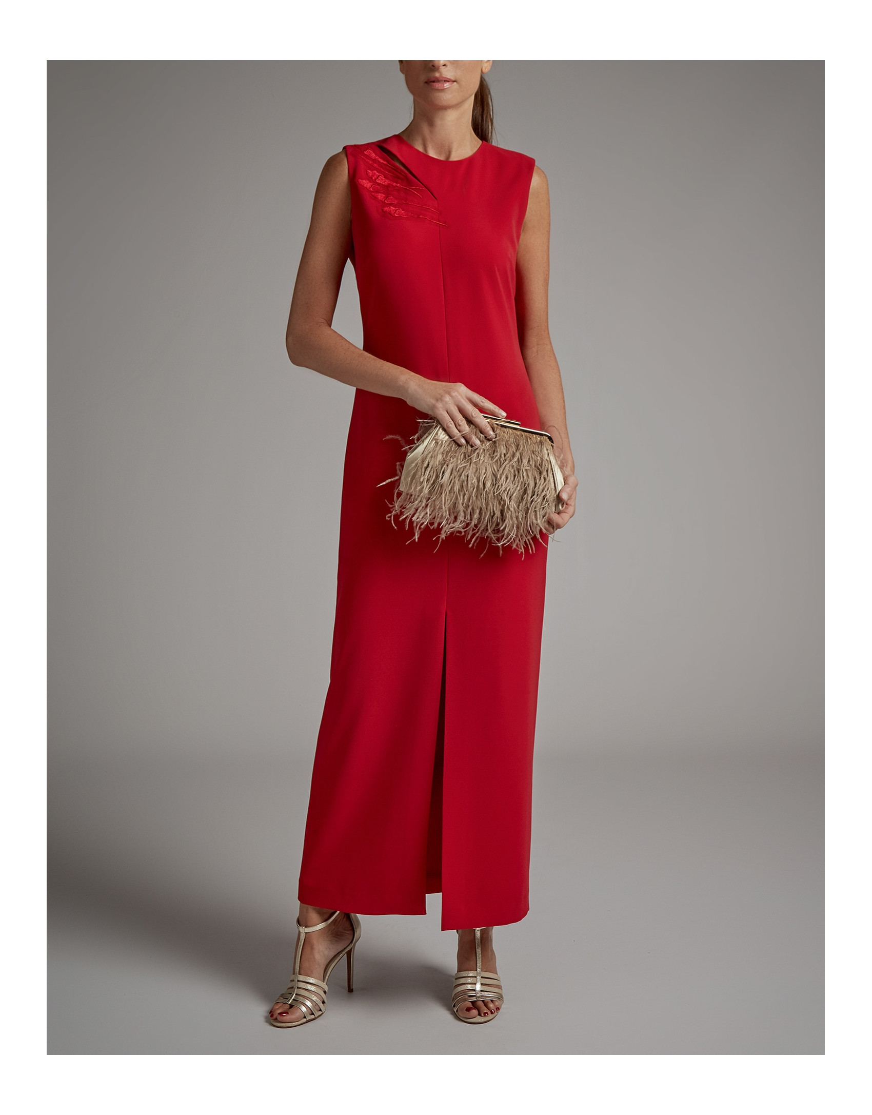 Light beige Manuk clutch bag with ostrich feathers