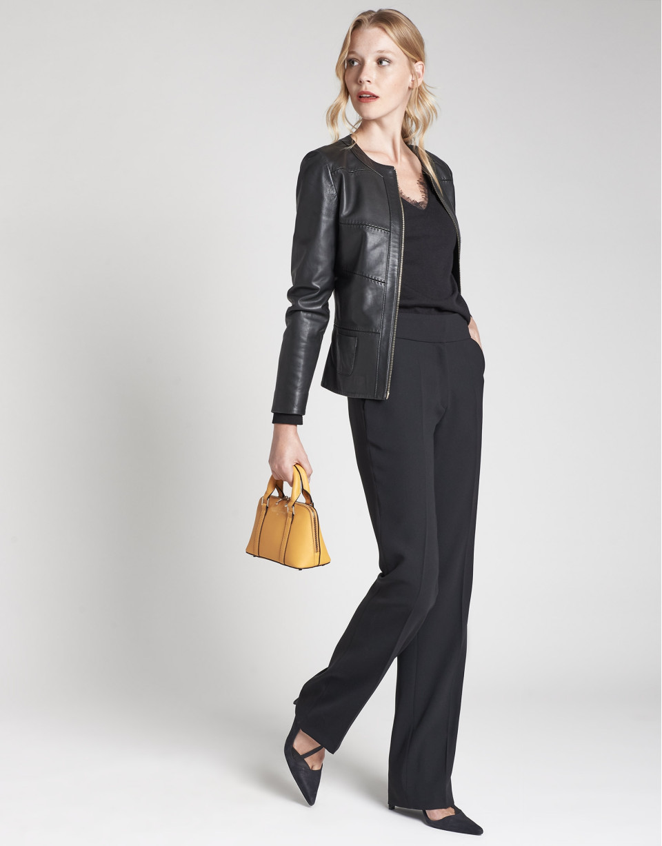 Jersey negro escote pico con encaje - Verano -  | Roberto Verino