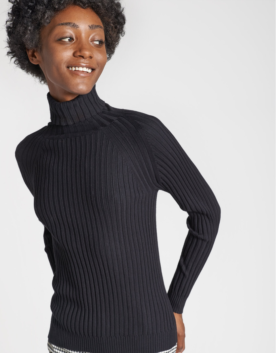 Jersey canalé negro - OI20 - % - PV2021 | Roberto Verino