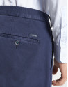 Pantalón chino slim azul