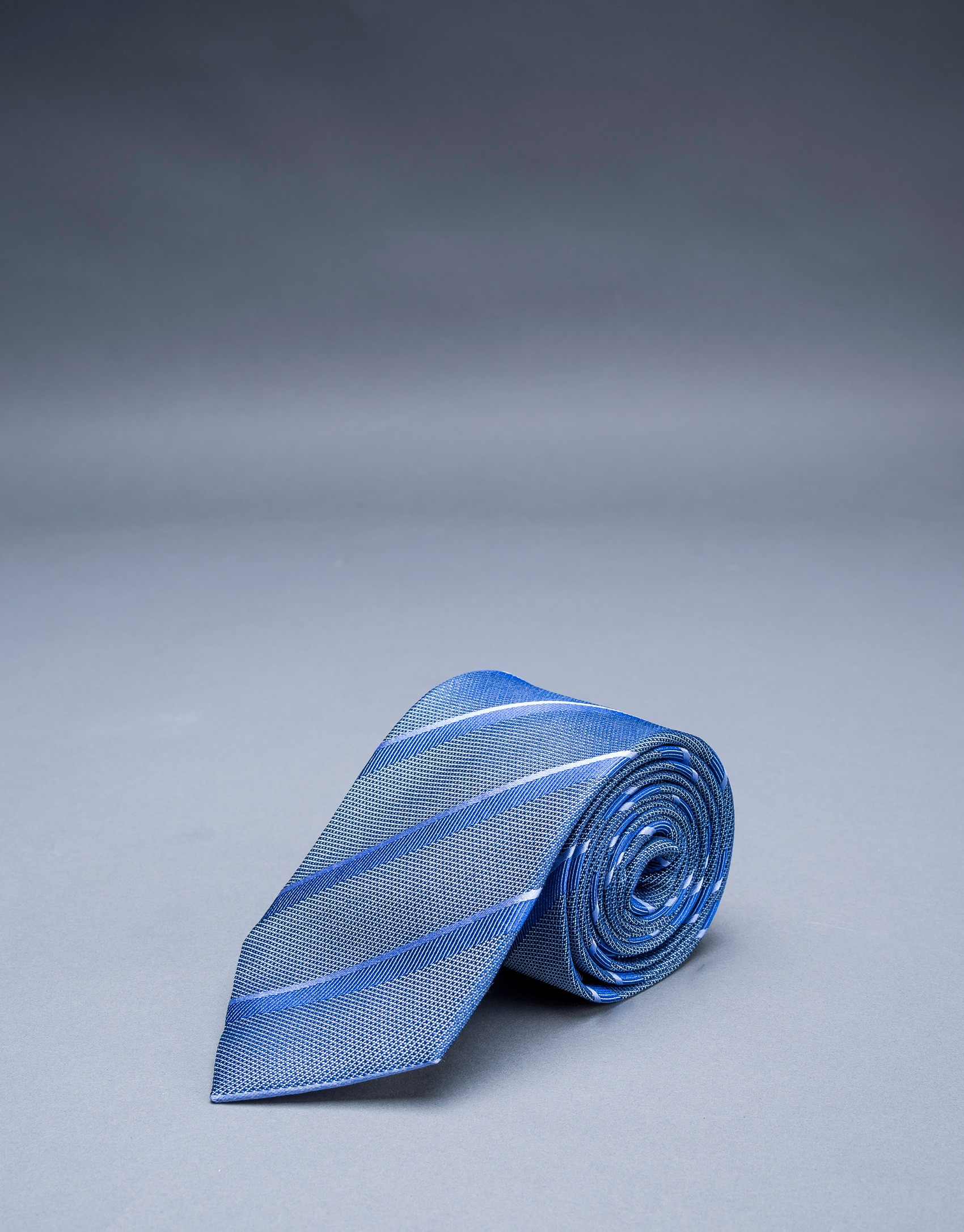 Corbata multirayas gris azul