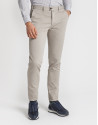 Pantalón chino slim beige - Hombre - OI2020 | Roberto Verino